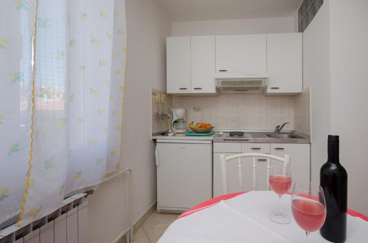 Apartments Milan Πόρετς Εξωτερικό φωτογραφία