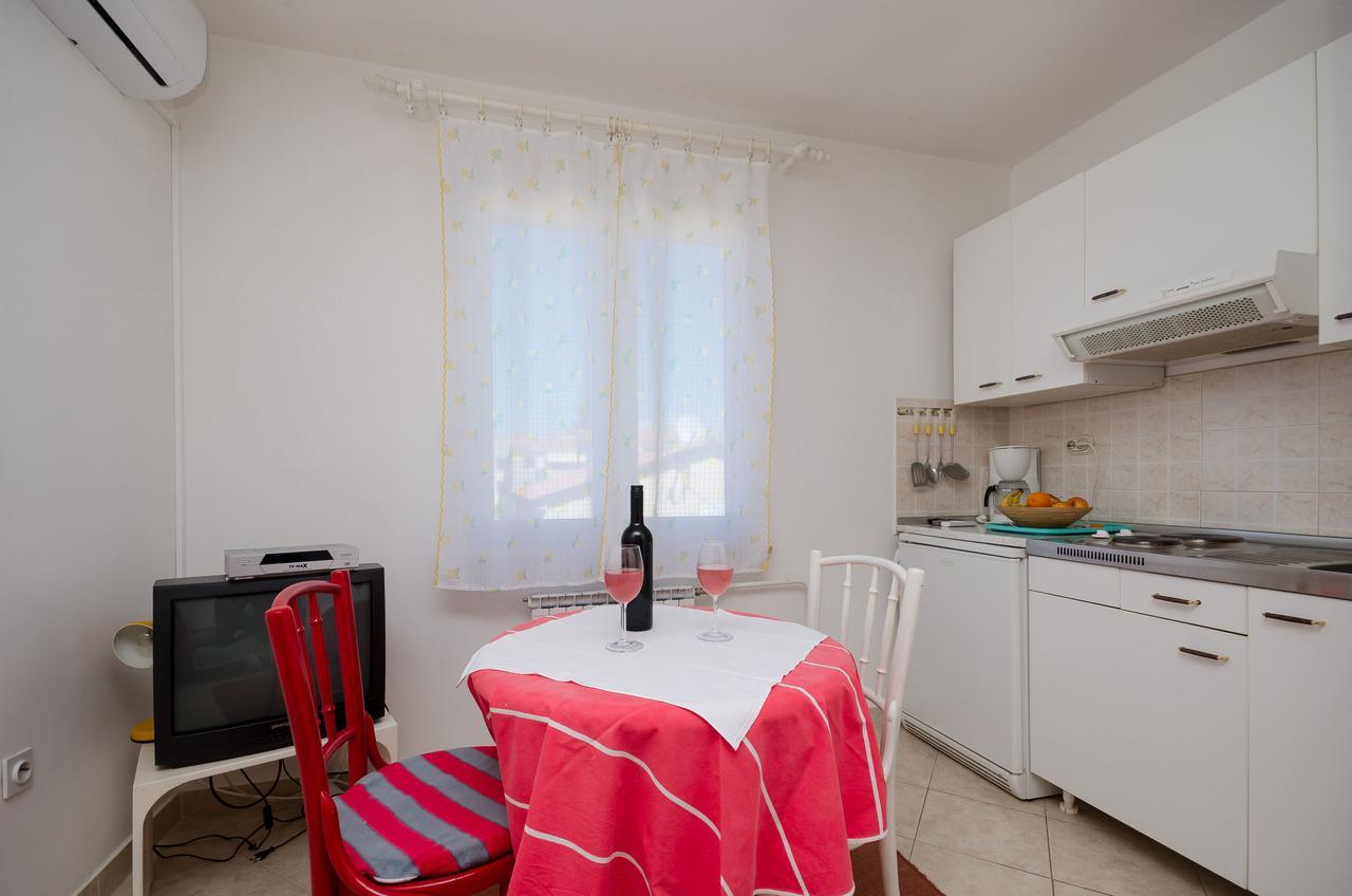 Apartments Milan Πόρετς Εξωτερικό φωτογραφία